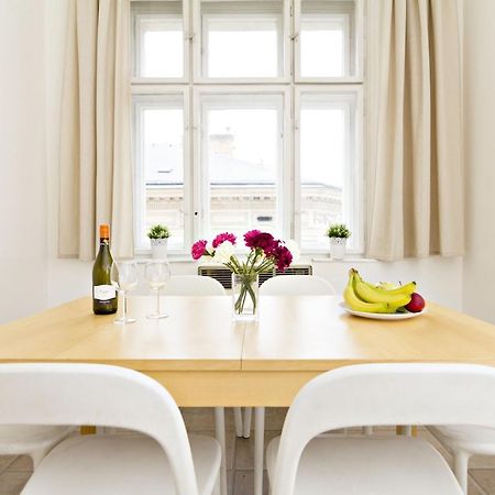 Apartments With 2 Bathrooms- 5 Minutes From Old Town - 102 M2 Praha Eksteriør bilde