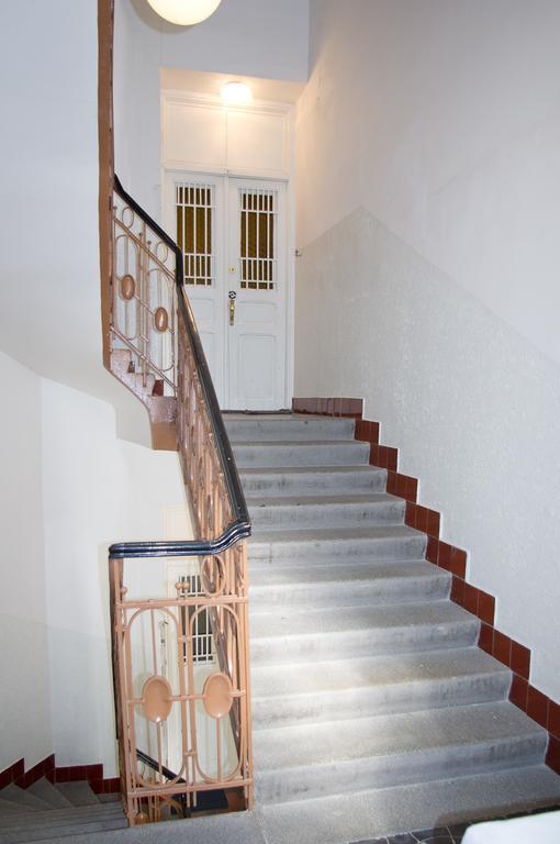 Apartments With 2 Bathrooms- 5 Minutes From Old Town - 102 M2 Praha Eksteriør bilde