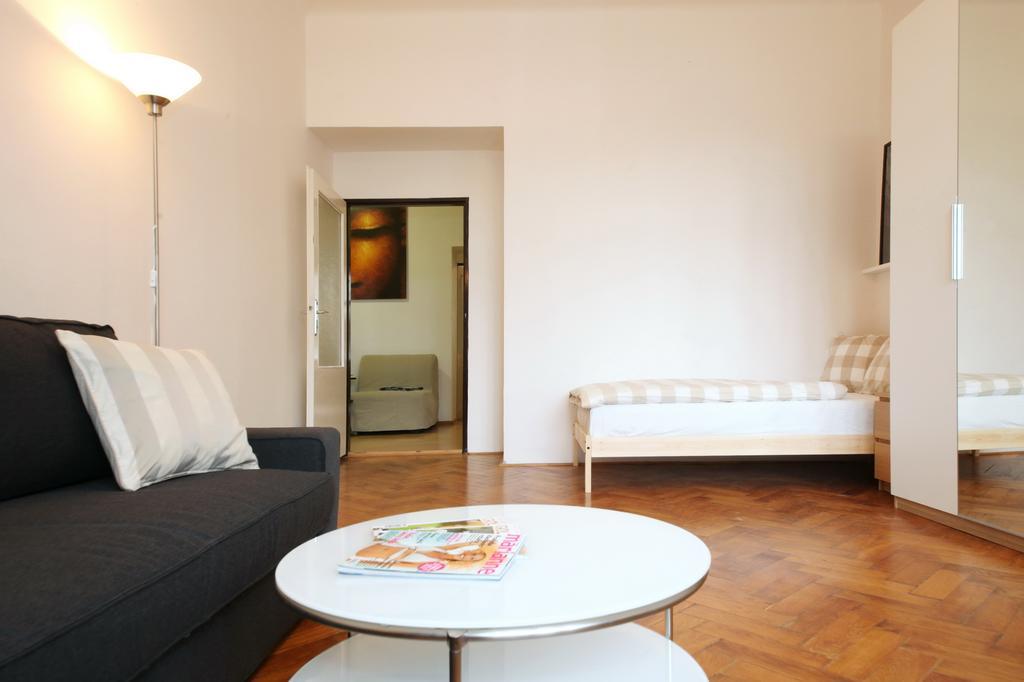 Apartments With 2 Bathrooms- 5 Minutes From Old Town - 102 M2 Praha Eksteriør bilde