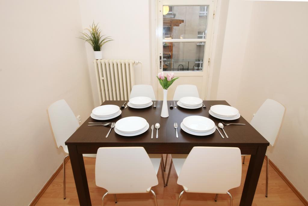 Apartments With 2 Bathrooms- 5 Minutes From Old Town - 102 M2 Praha Eksteriør bilde