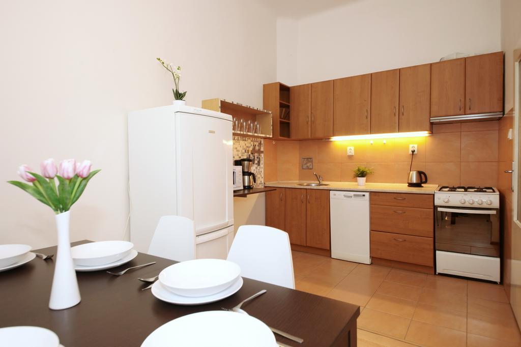 Apartments With 2 Bathrooms- 5 Minutes From Old Town - 102 M2 Praha Eksteriør bilde