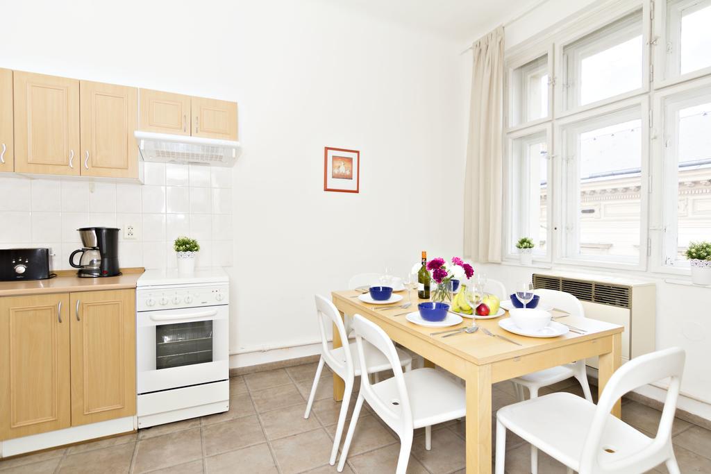 Apartments With 2 Bathrooms- 5 Minutes From Old Town - 102 M2 Praha Eksteriør bilde