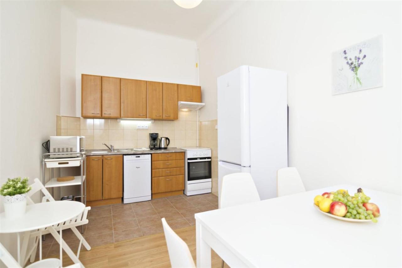 Apartments With 2 Bathrooms- 5 Minutes From Old Town - 102 M2 Praha Eksteriør bilde