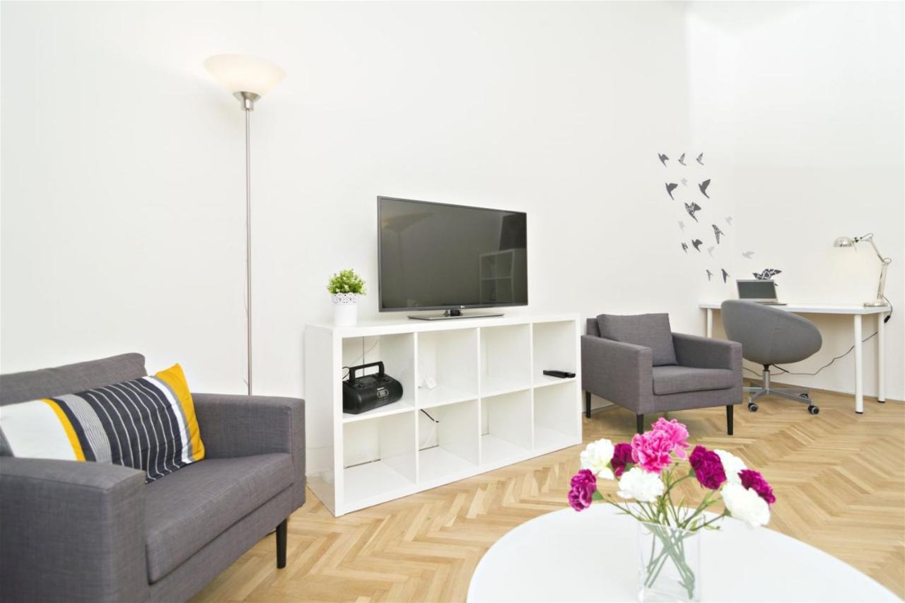 Apartments With 2 Bathrooms- 5 Minutes From Old Town - 102 M2 Praha Eksteriør bilde