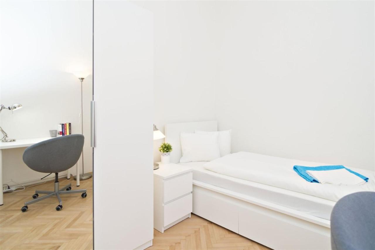 Apartments With 2 Bathrooms- 5 Minutes From Old Town - 102 M2 Praha Eksteriør bilde