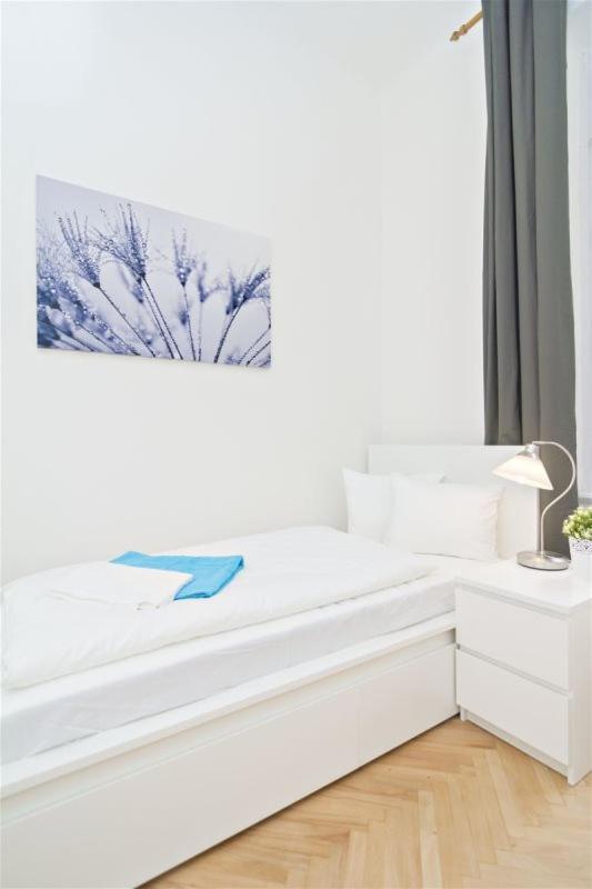 Apartments With 2 Bathrooms- 5 Minutes From Old Town - 102 M2 Praha Eksteriør bilde