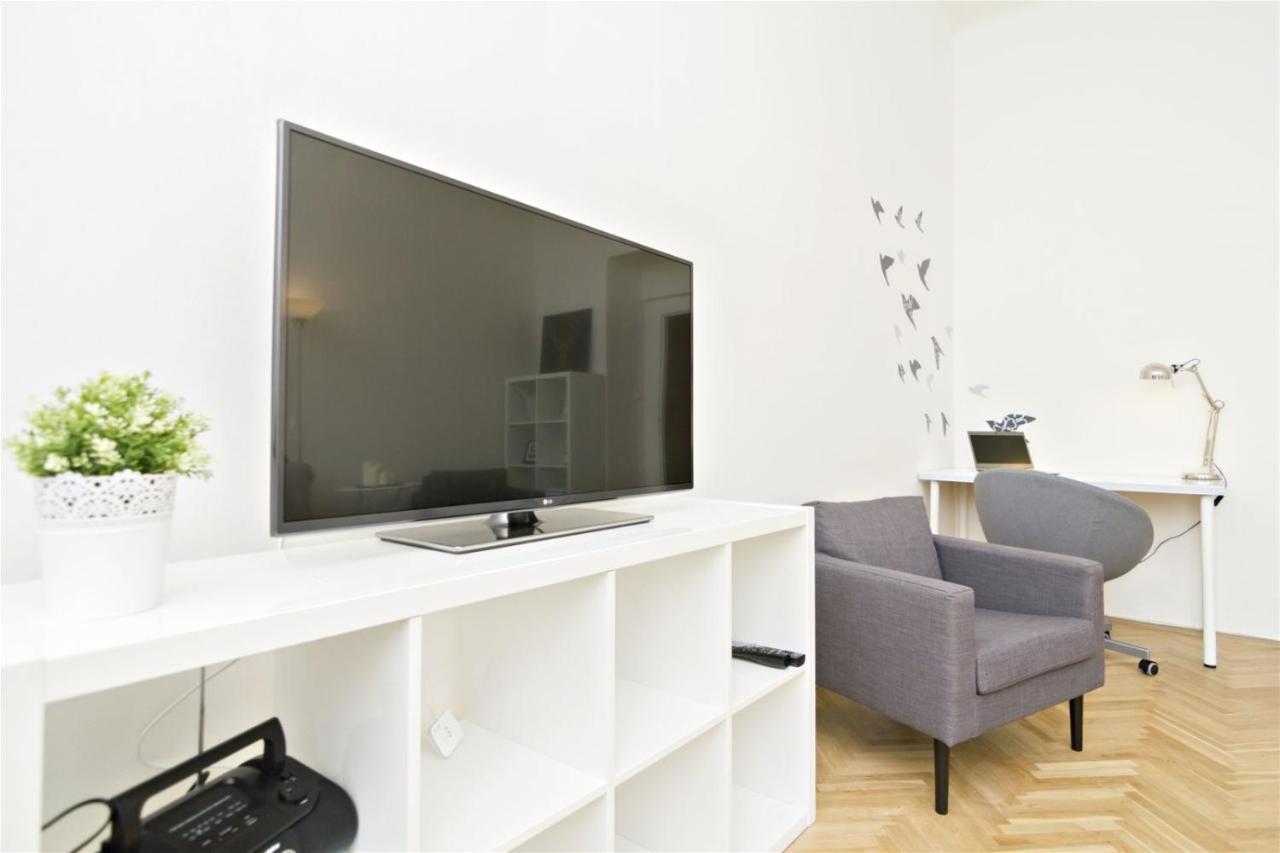 Apartments With 2 Bathrooms- 5 Minutes From Old Town - 102 M2 Praha Eksteriør bilde