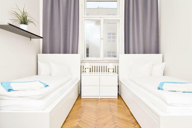 Apartments With 2 Bathrooms- 5 Minutes From Old Town - 102 M2 Praha Eksteriør bilde